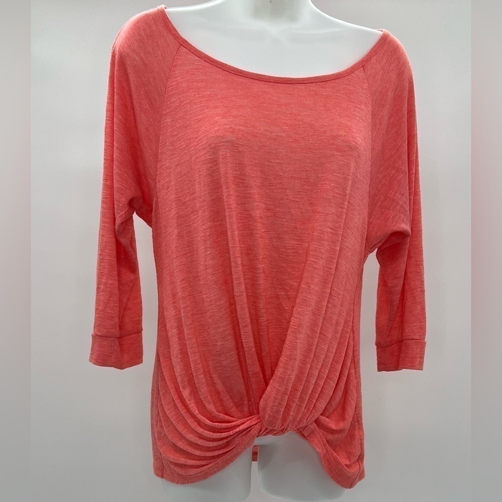 🌺 3/$15 Maurices Coral Knit Twist Front Size S
